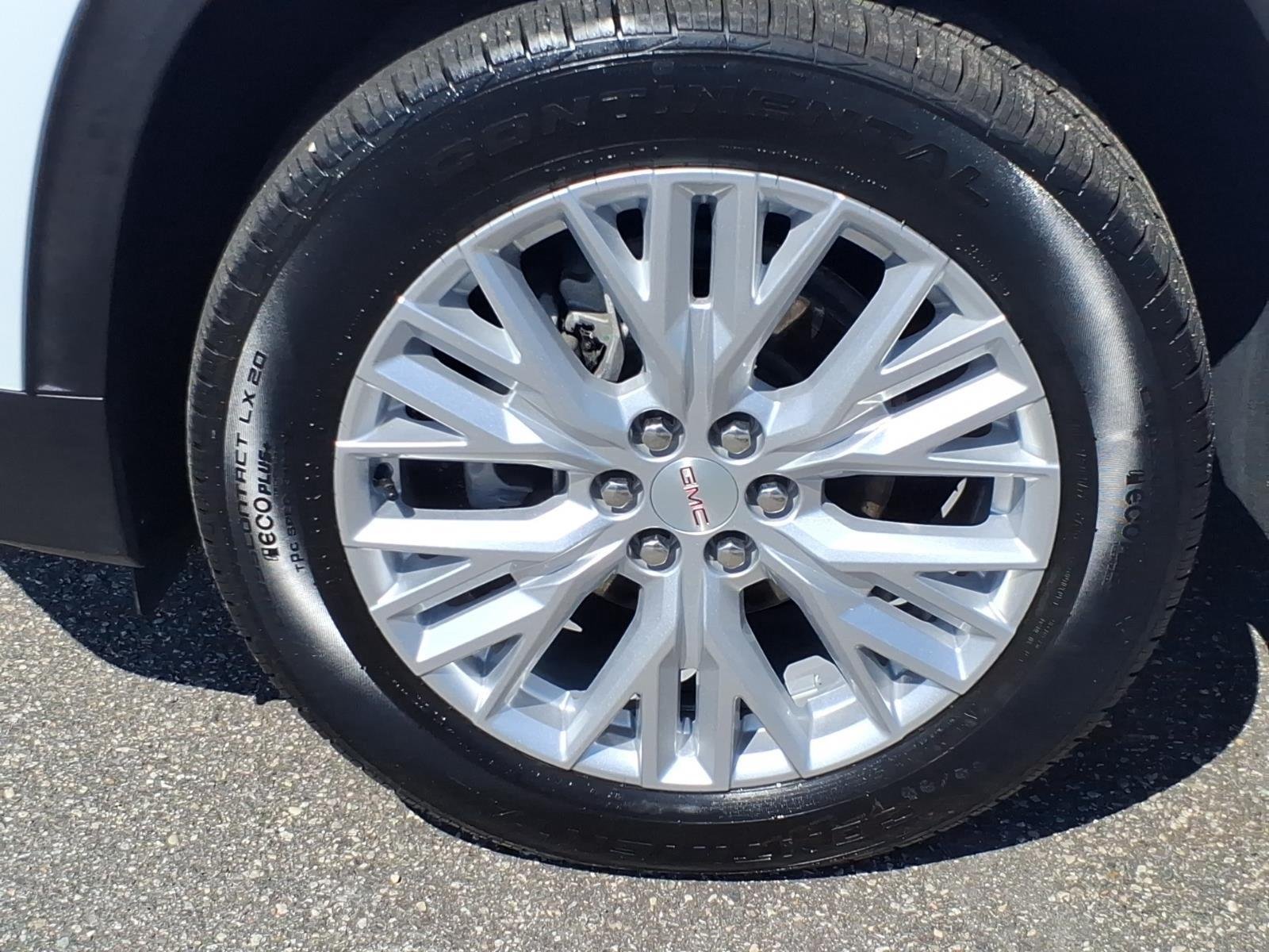 Used 2026 Summit White GMC AWD Elevation image 4