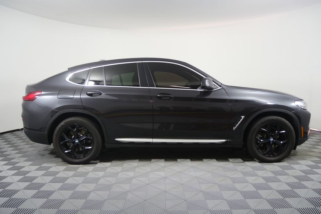 Used 2022 Dark Graphite Metallic BMW xDrive30i image 2
