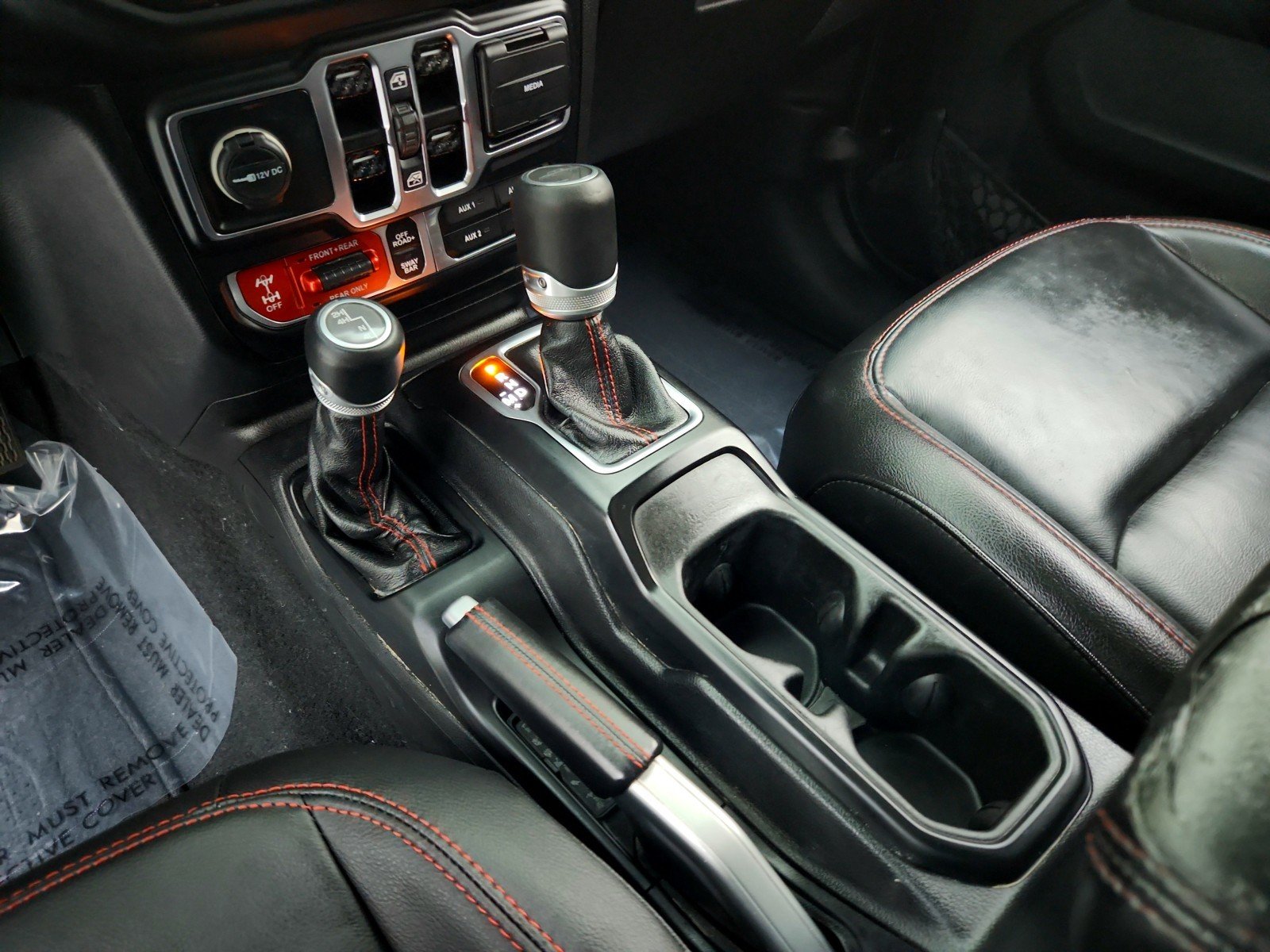 Used 2020  Jeep Rubicon image 21