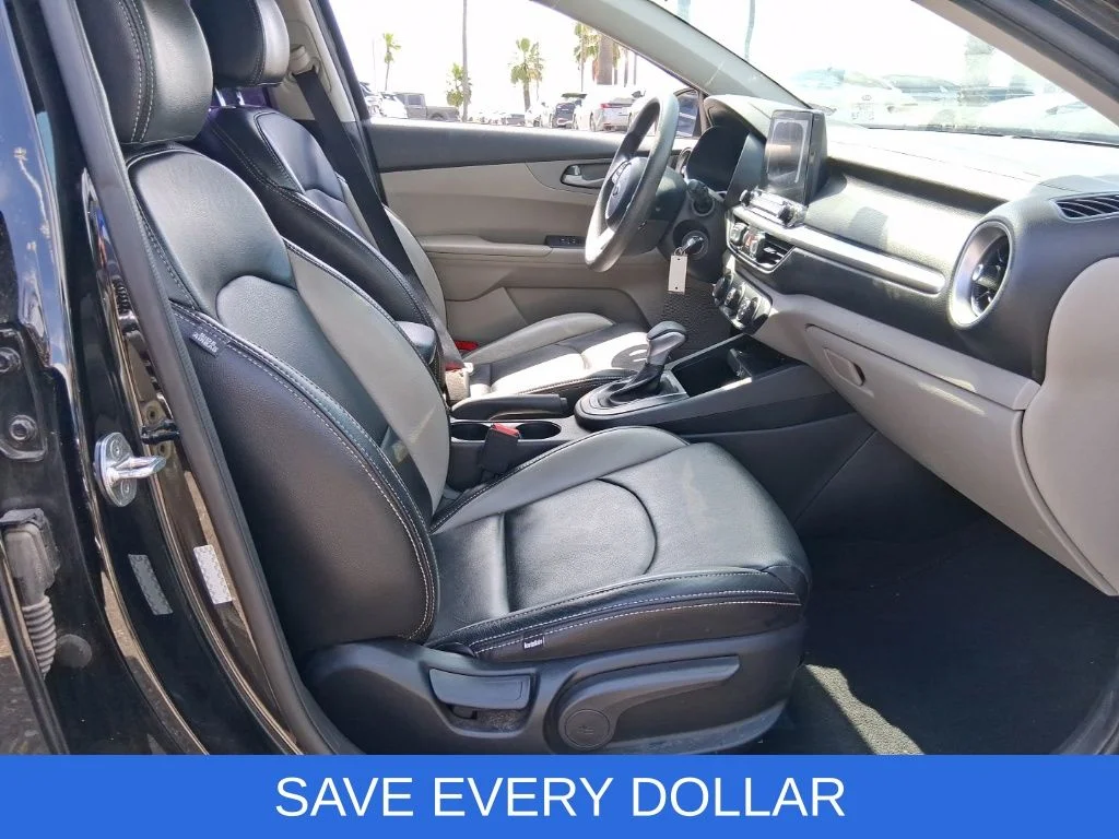 Used 2021 Black Kia LXS image 14