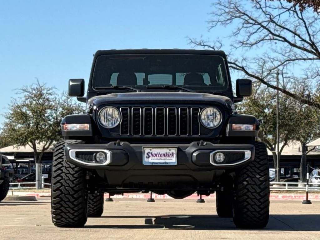 New 2025 Black Clear-Coat Exterior Paint Jeep Sport S image 2
