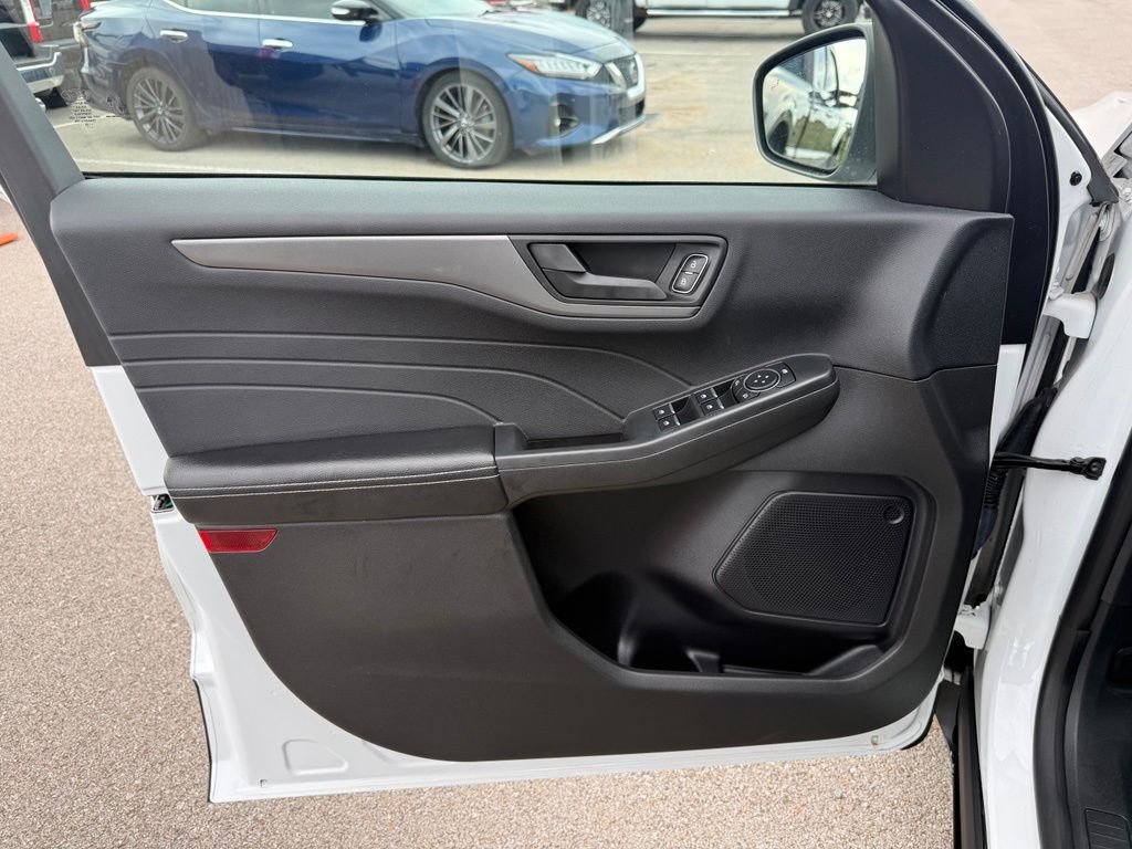 Used 2023 Oxford White Ford Active image 6