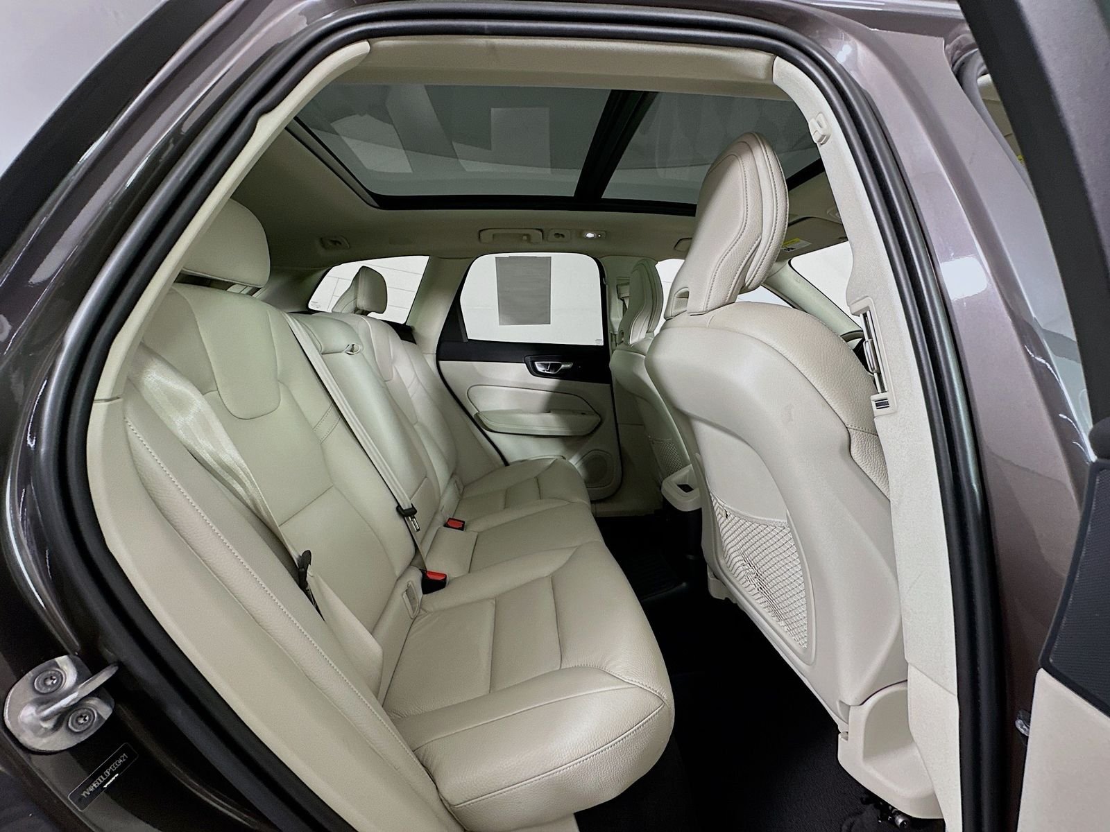 Used 2023 Gray Volvo T8 Plus Dark Theme image 27