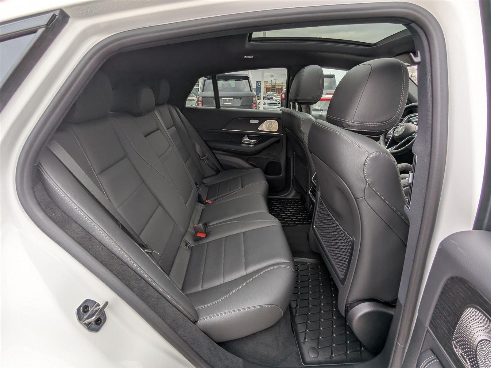 New 2026 Polar White MERCEDES-BENZ GLE 450 image 31