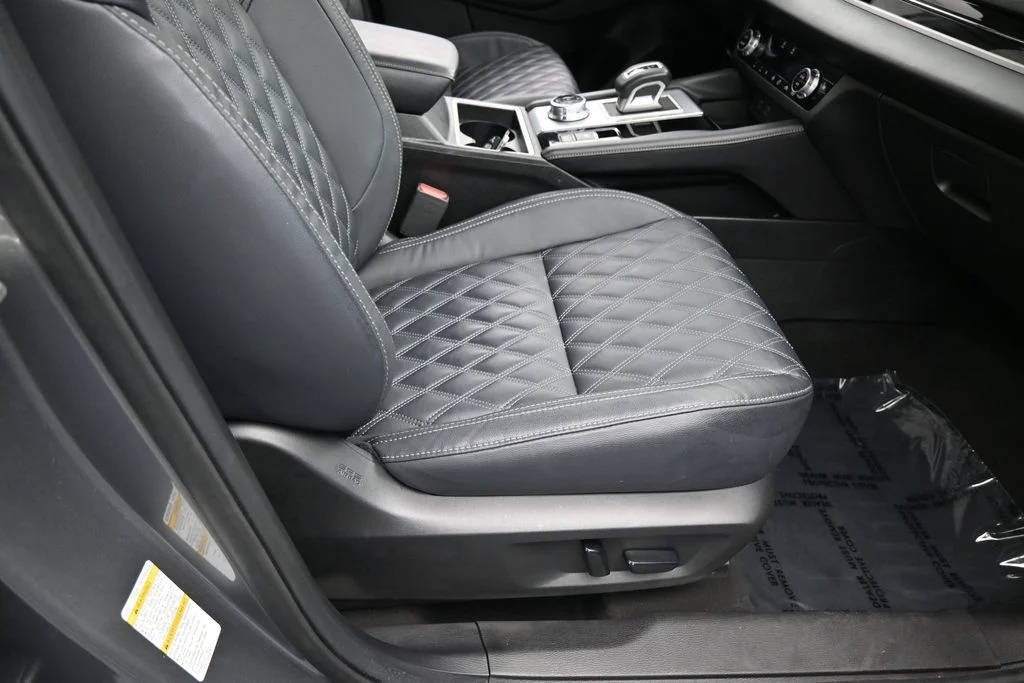 Used 2022 Silver Mitsubishi SEL image 43