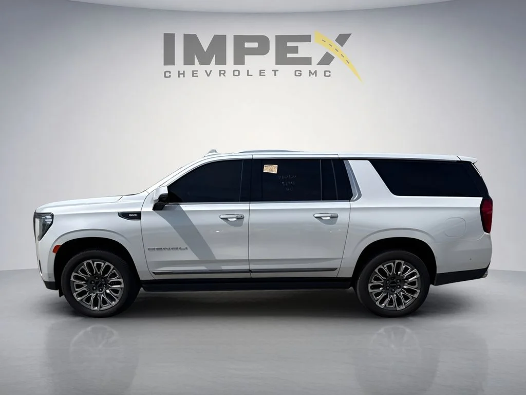 Used 2023 White GMC Denali Ultimate image 2