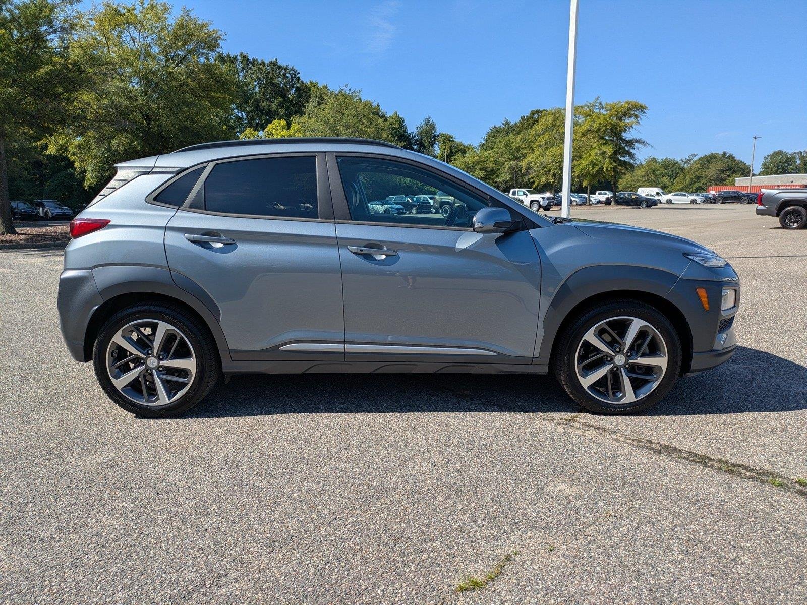 Used 2020 Sonic Silver Hyundai Limited image 3