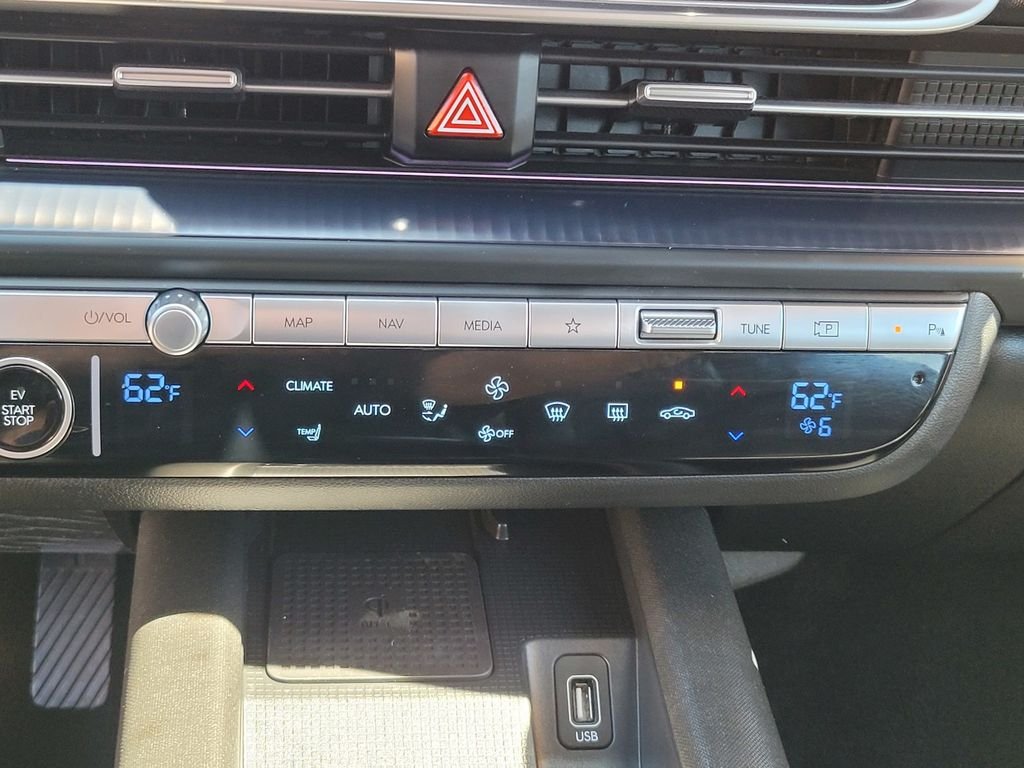Certified Used 2024 White Hyundai SEL image 21