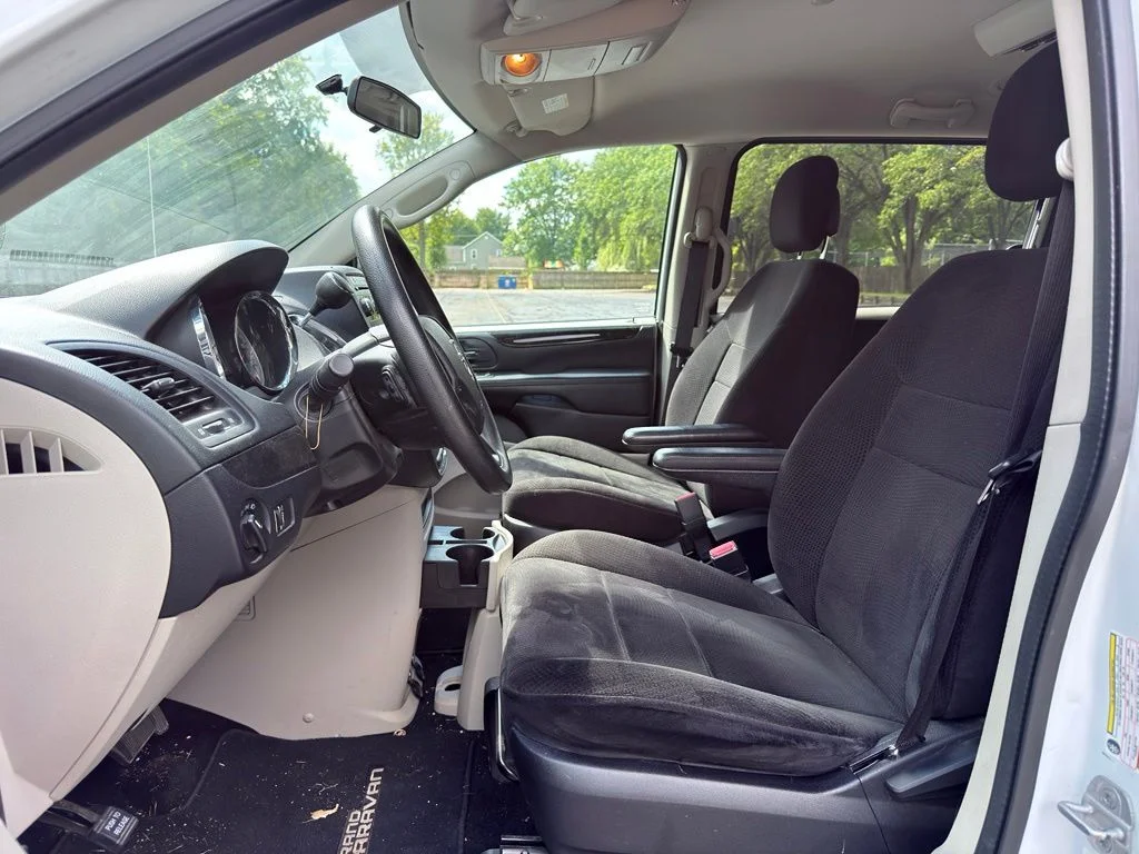 Used 2013 White Dodge SE image 2