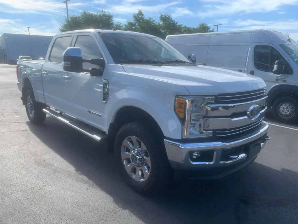 Used 2017 Oxford White Ford Lariat image 4