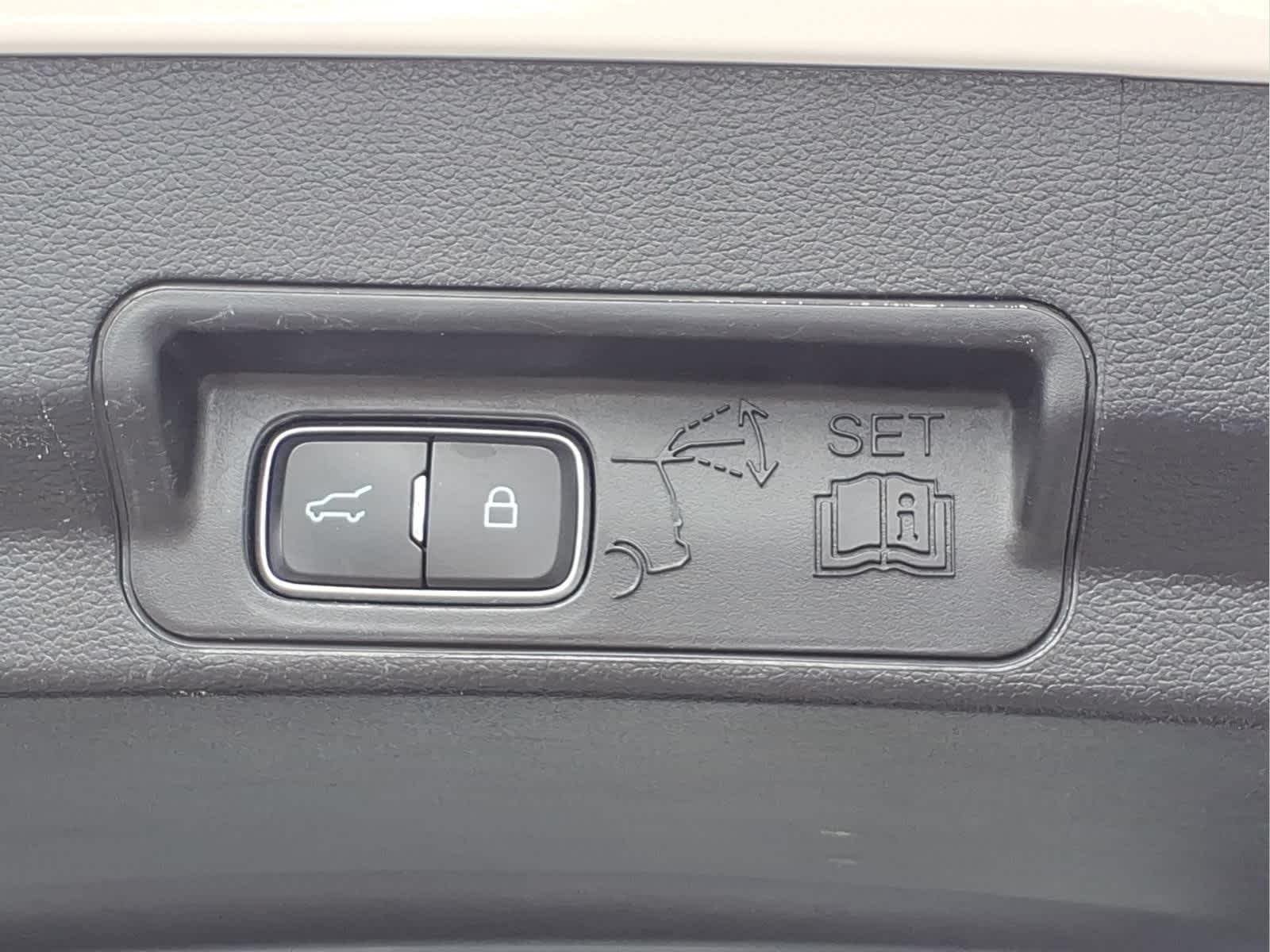 Used 2021 Star White Metallic Tri-Coat Ford XLT image 7