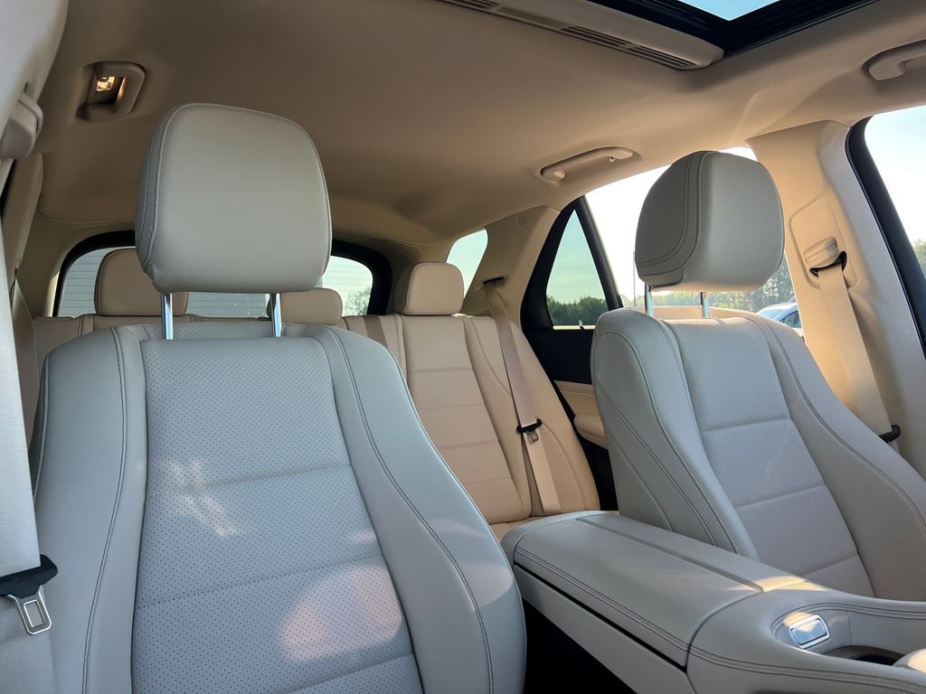 Certified Used 2025 White Mercedes-Benz GLE 350 image 28