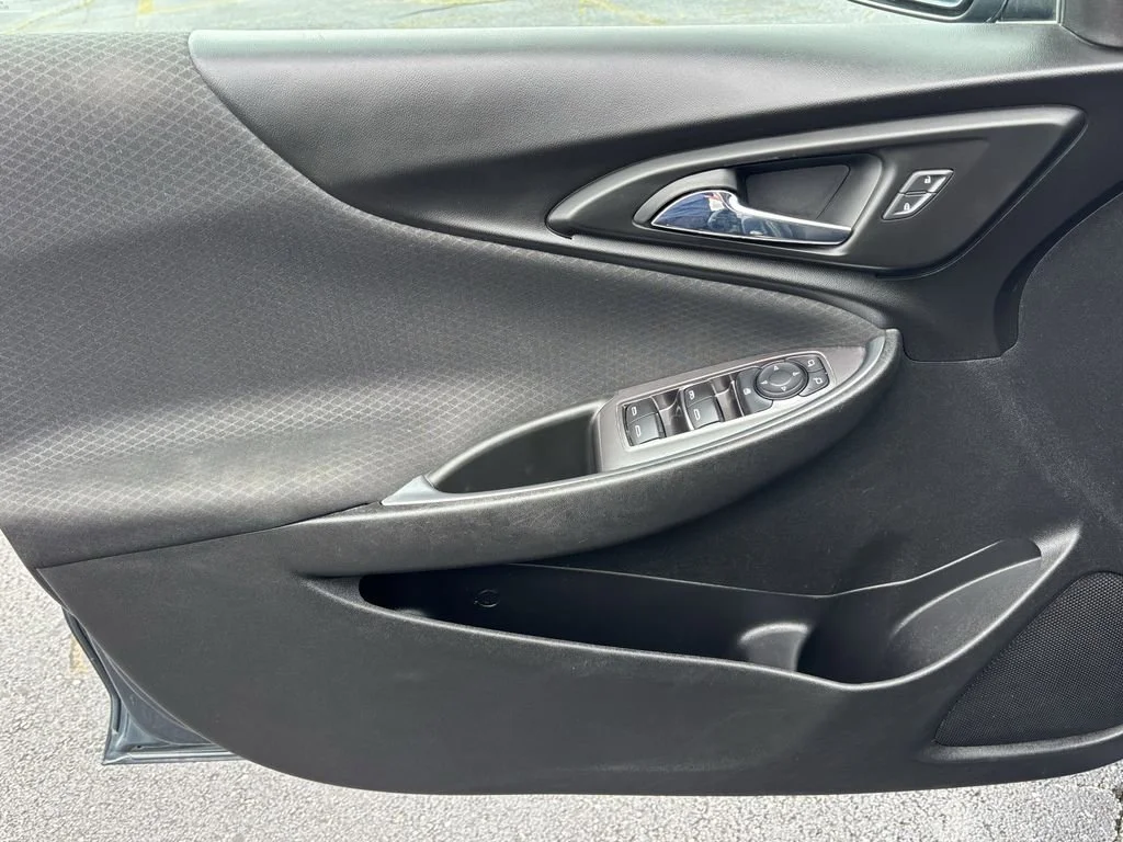 Used 2021 SHADOW GRAY METALLIC Chevrolet LT image 14