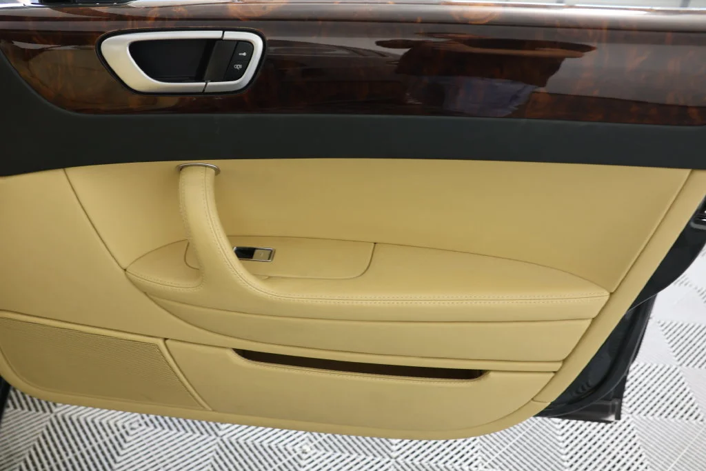 Used 2008 Cumbrian Green Bentley  image 26