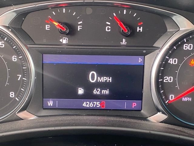 Used 2022 White Chevrolet Premier image 17