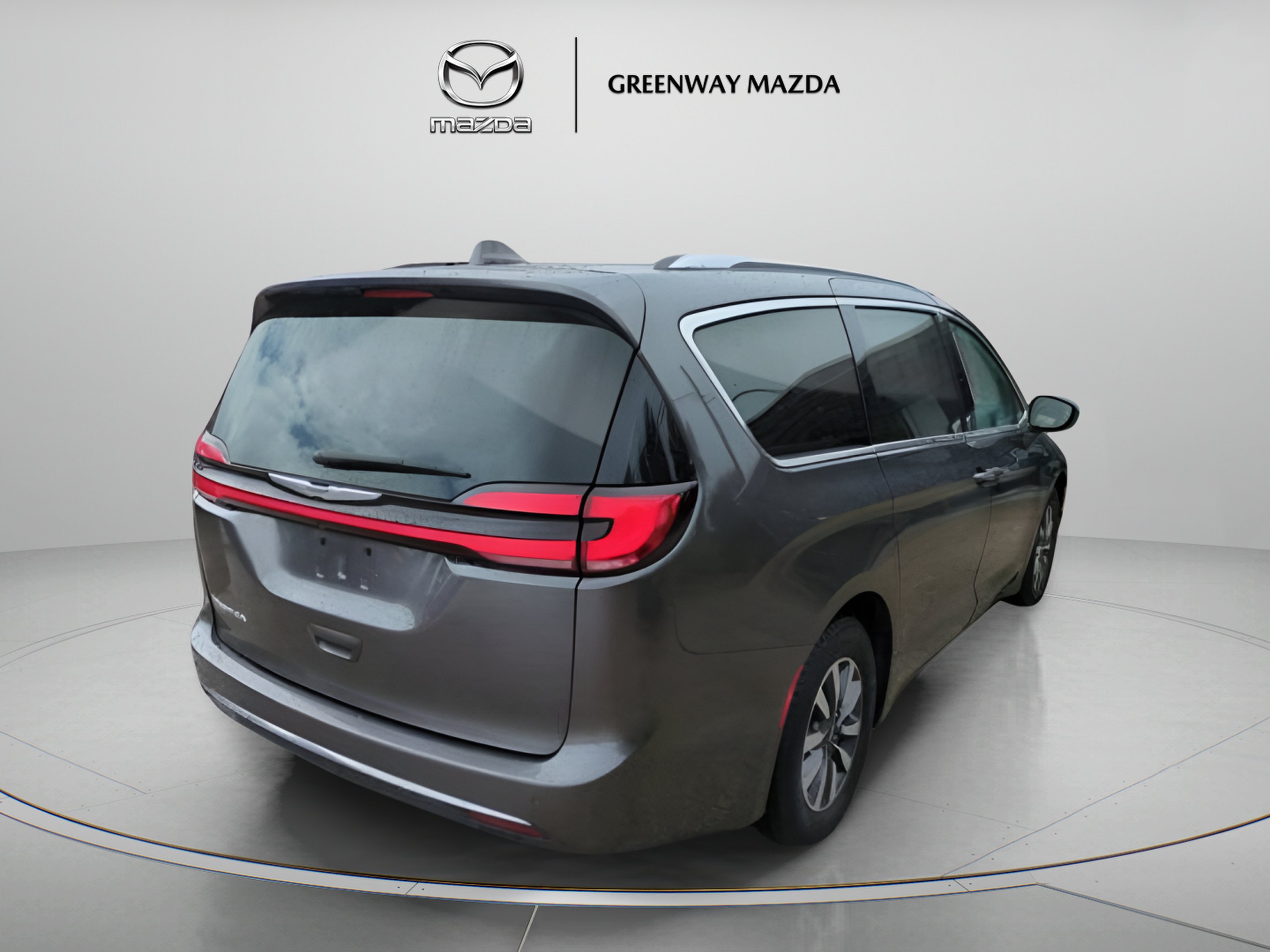 Used 2021 Granite Crystal Metallic Clearcoat Chrysler Touring L image 8