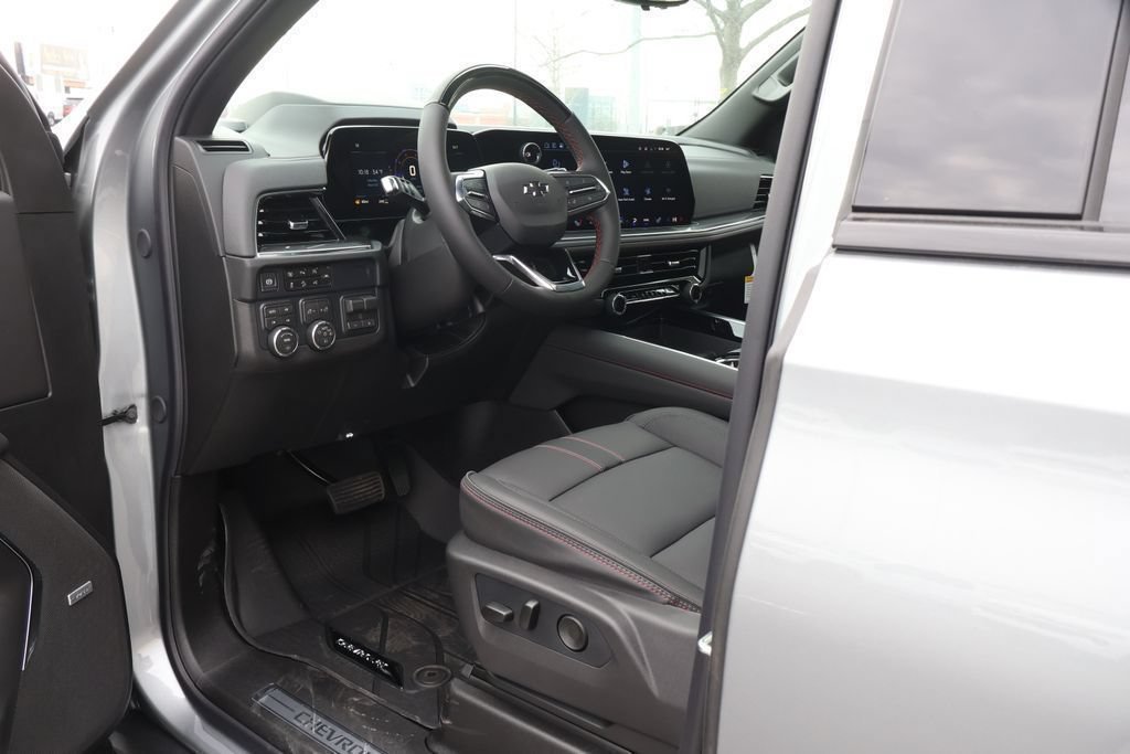 2026 Chevrolet Suburban RST - Photo 14