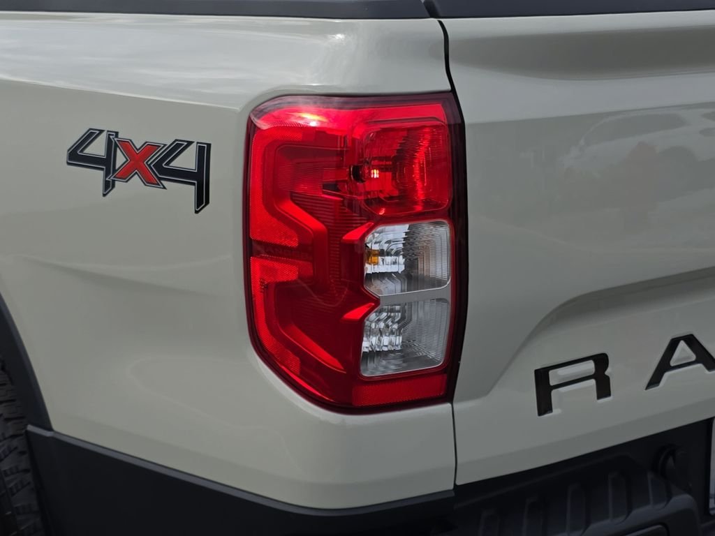 Used 2025 Beige Ford XL image 31