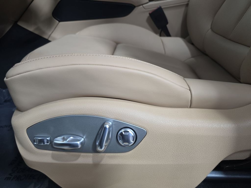 New 2026 White Porsche  image 23