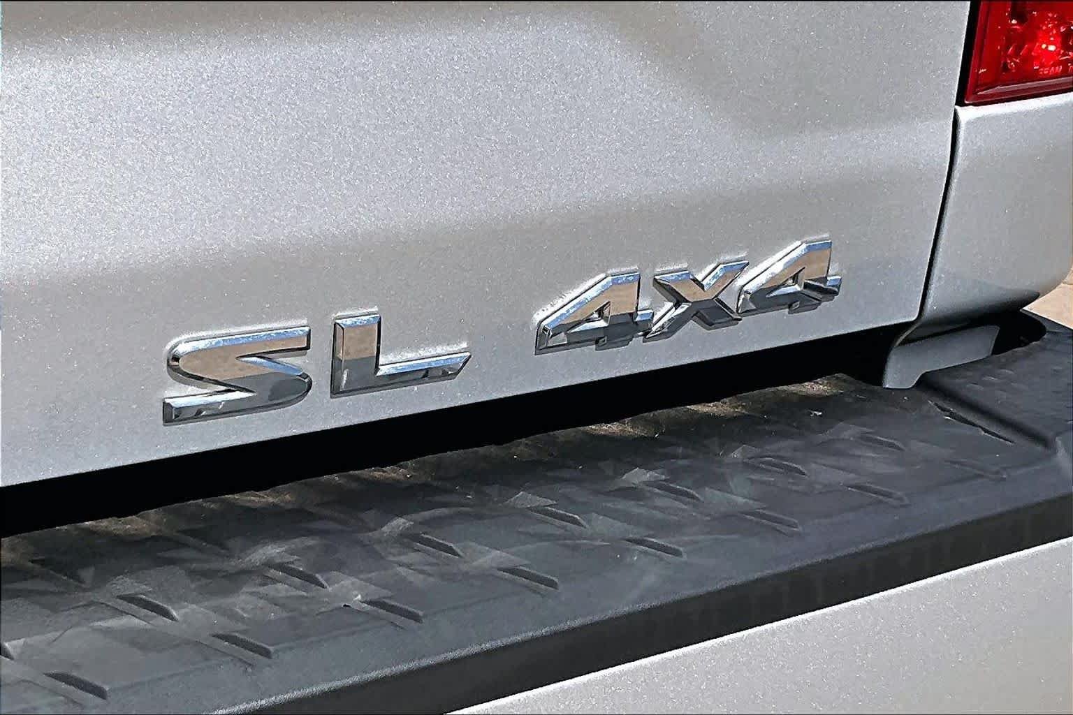 Used 2017 Brilliant Silver Nissan SL image 30