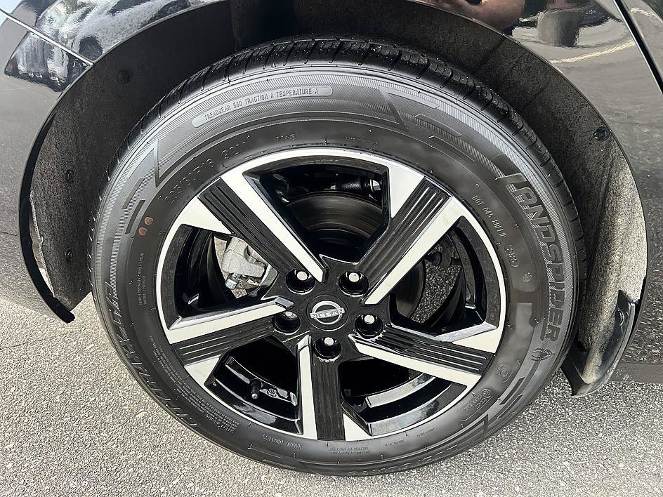 Used 2025 Super Black Nissan SV image 11