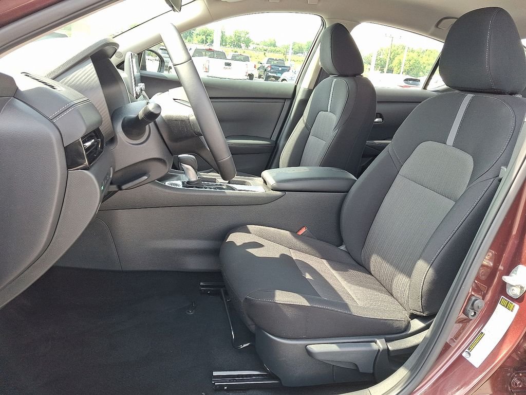 Used 2023 Rosewood Metallic Nissan SV image 14