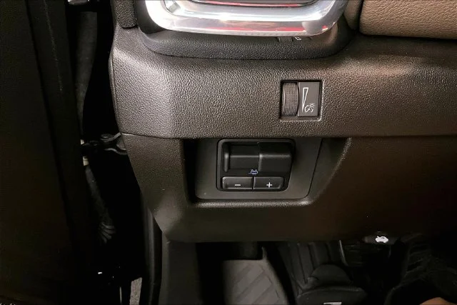 Used 2023 Onyx Black GMC Denali image 40