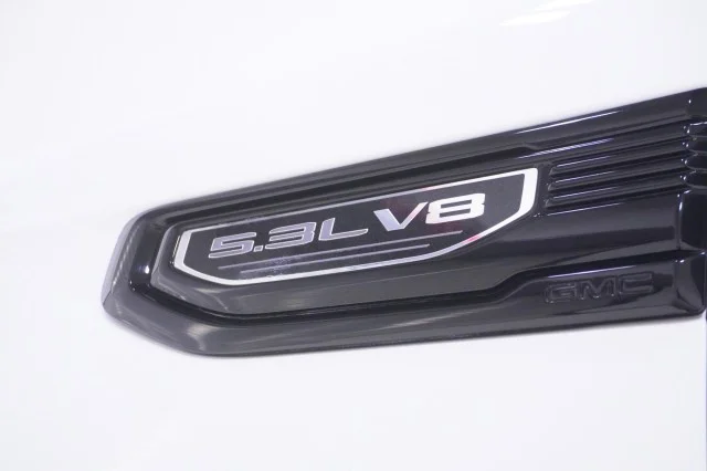 Used 2020 WHITE GMC Elevation image 13