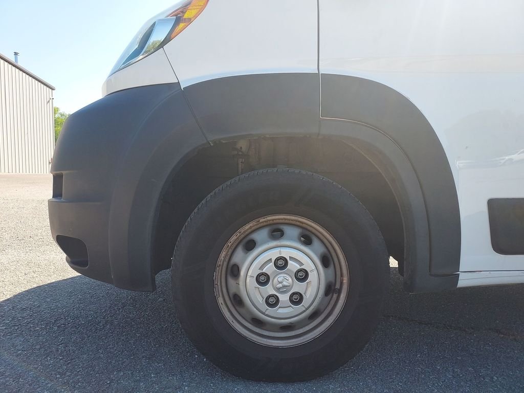 Used 2020 White Ram Base image 16