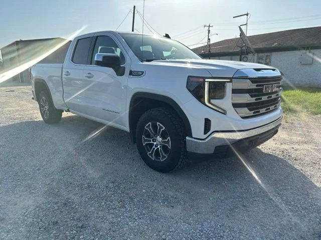 Used 2022 White GMC SLE image 2
