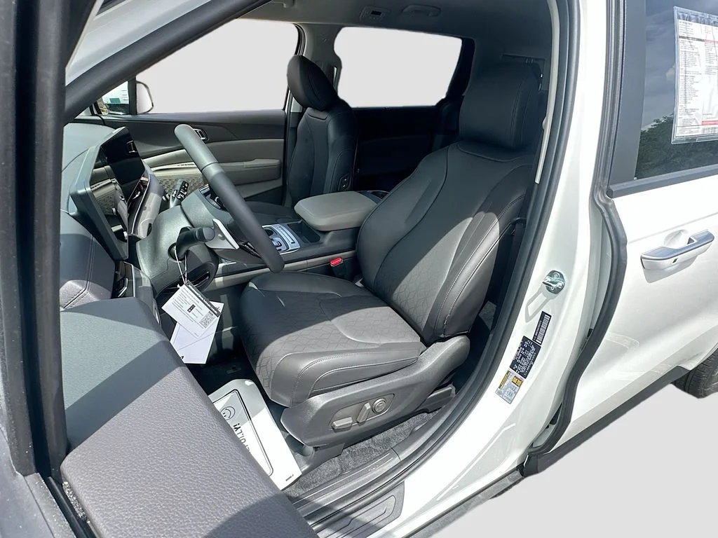New 2026 Snow White Pearl Kia EX image 21
