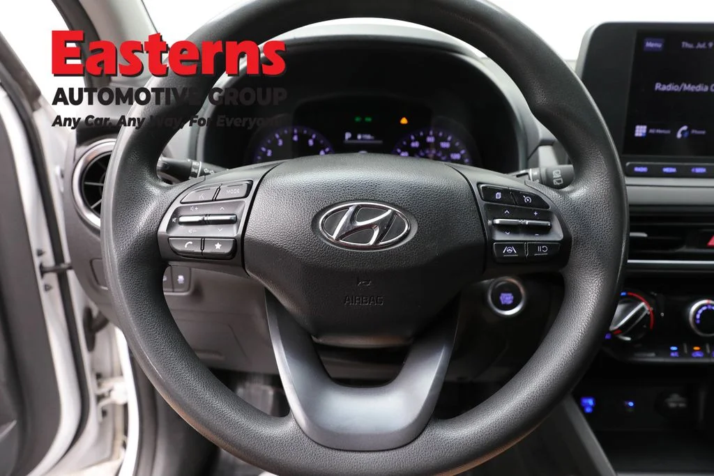 Used 2023 White Hyundai SEL image 10