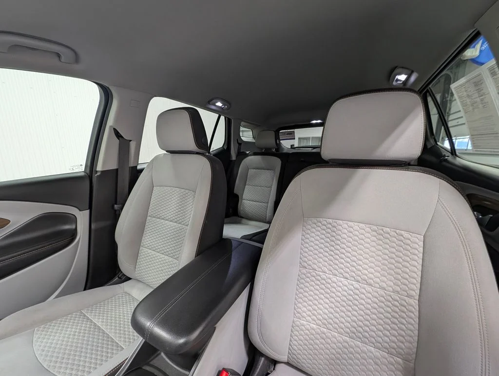 Certified Used 2018 Quicksilver Metallic GMC SLE image 11