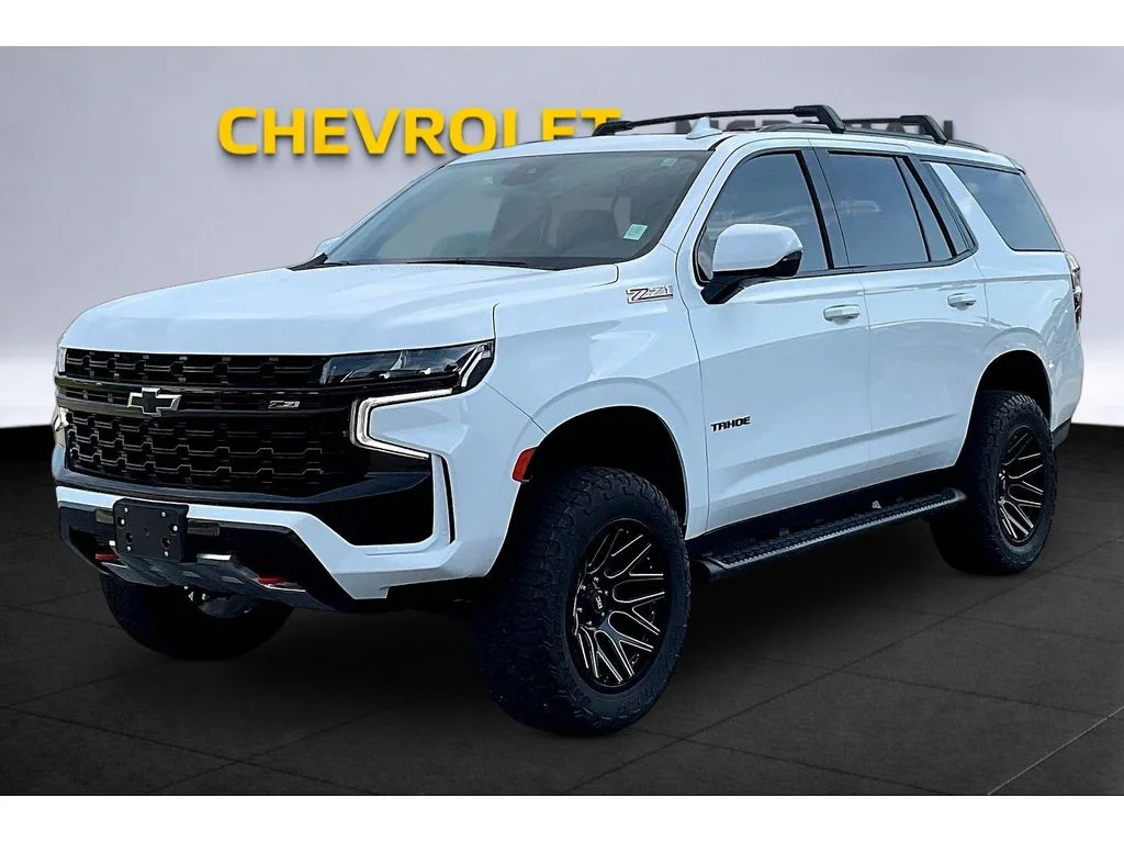 Used 2023 Summit White Chevrolet Z71 image 9