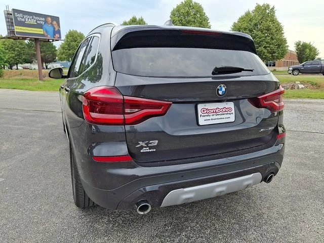 Used 2021 Gray BMW xDrive30i image 8