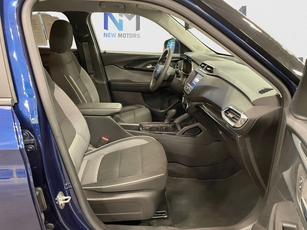 Used 2023 Blue Chevrolet LT image 15