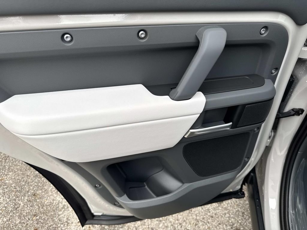 New 2026 Borasco Grey Land Rover X-Dynamic SE image 12