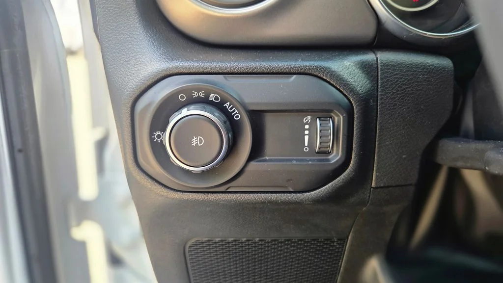Used 2023 White Jeep Willys image 18