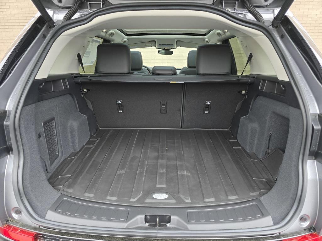 New 2025 Eiger Grey Land Rover S image 17