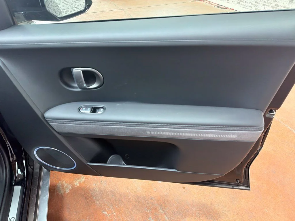 New 2027 Abyss Black Hyundai Limited image 11