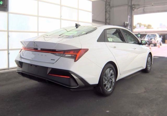 Certified Used 2025 White Hyundai Blue image 3