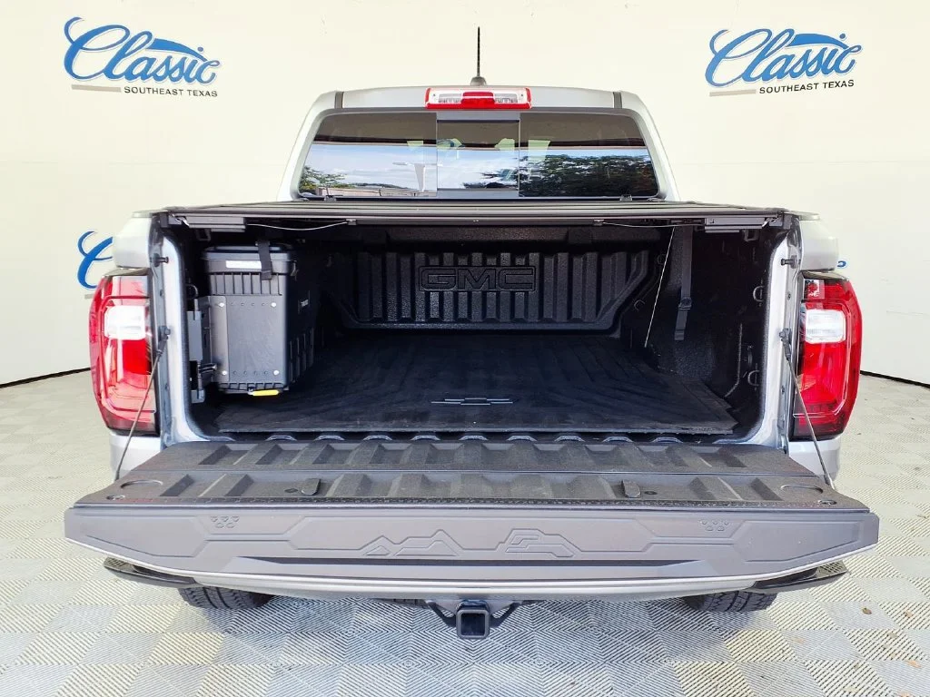 Used 2025 Sterling Metallic GMC Denali image 5