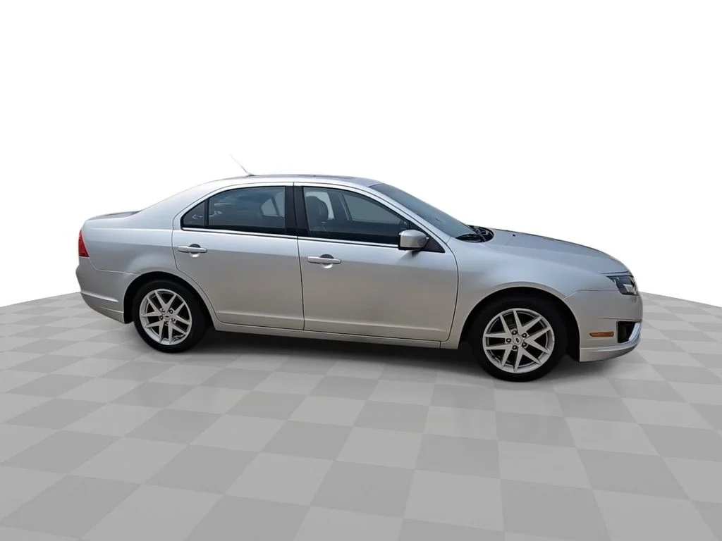 Used 2012 Silver Ford SEL image 9
