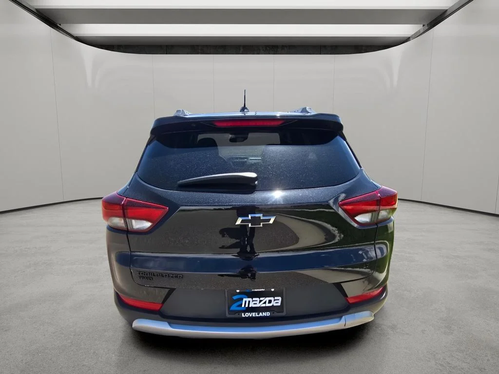 Used 2021 Mosaic Black Metallic Chevrolet LT image 4