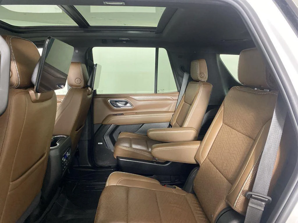 Used 2024 Iridescent Pearl Tricoat Chevrolet High Country image 26
