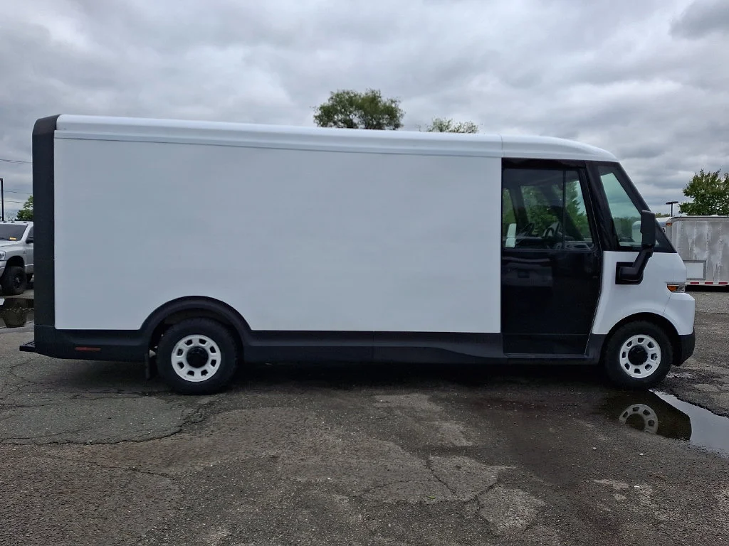 Used 2024 Oyster White BrightDrop EJY image 12