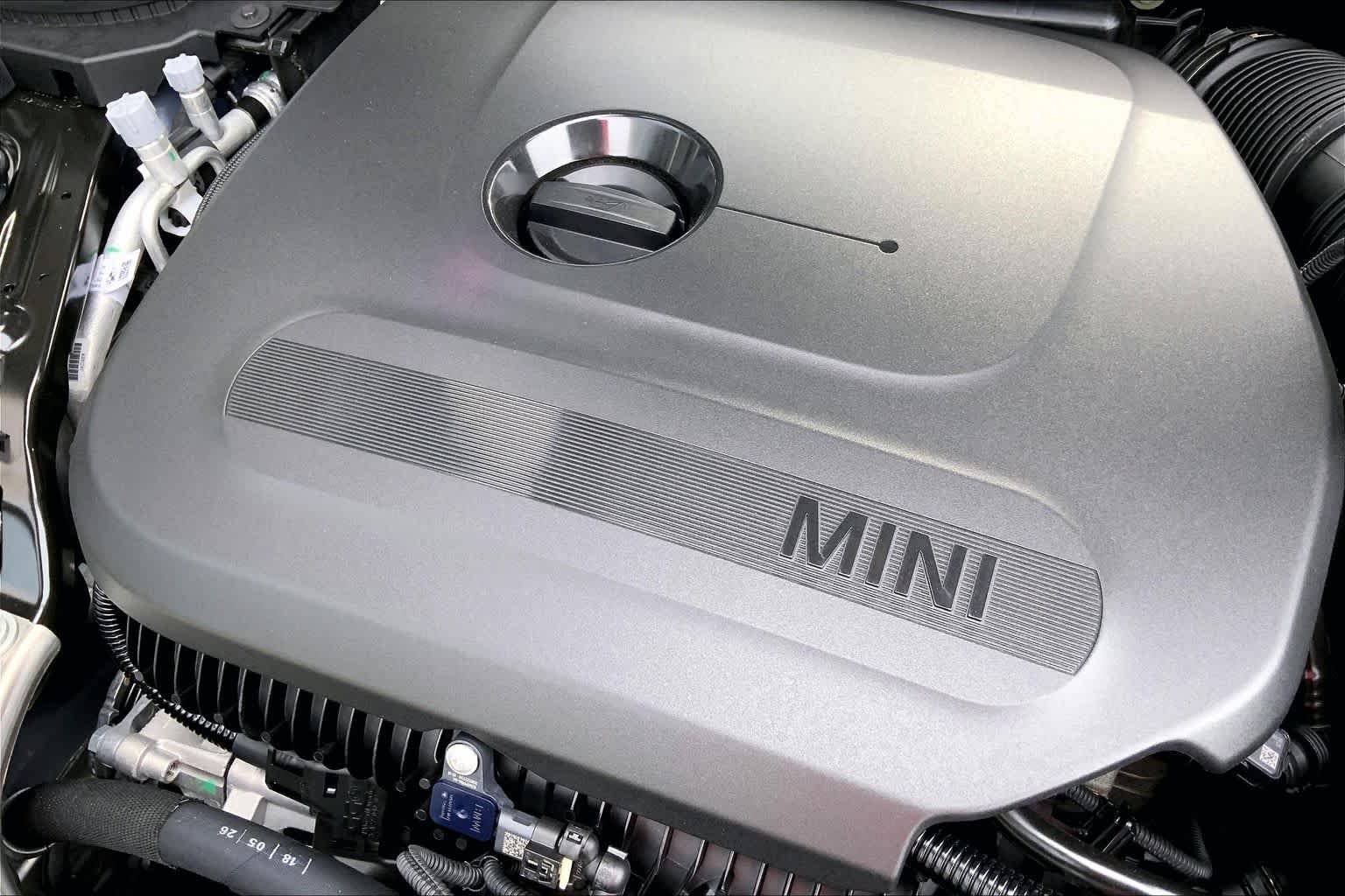 New 2026 Copper Grey Metallic MINI Iconic image 17