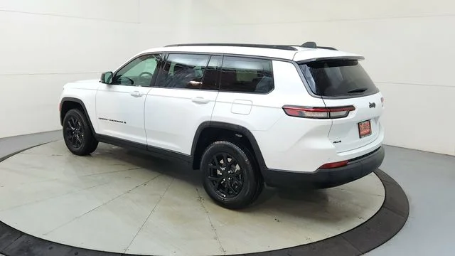 New 2026 Bright White Clear-Coat Exterior Paint Jeep Altitude image 7