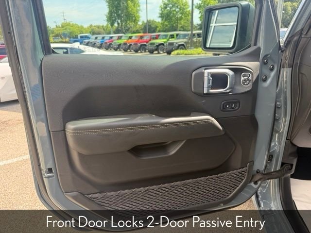 New 2026 Anvil Clearcoat Jeep Sahara image 14