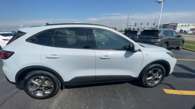 2025 Ford Escape ST-Line Select - Photo 3